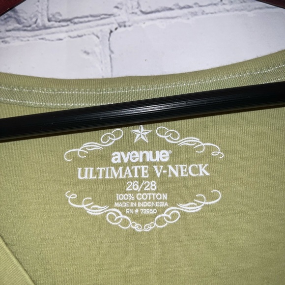 avenue ultimate V-Neck green shirt size 26/28 - Picture 3 of 4